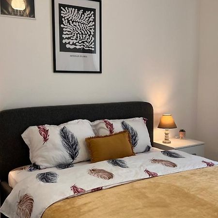 Danny Apartment Дуррес Екстер'єр фото