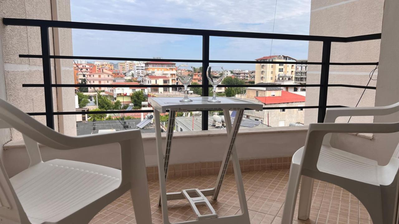 Danny Apartment Дуррес Екстер'єр фото