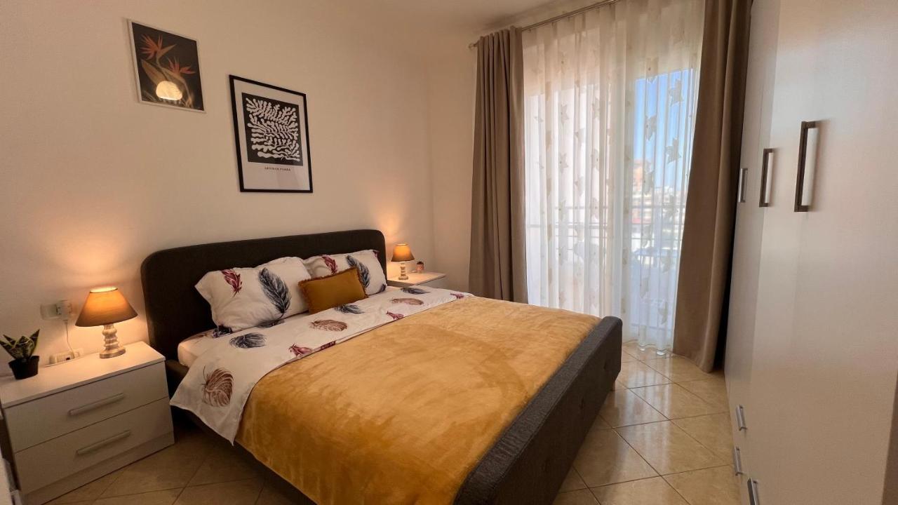 Danny Apartment Дуррес Екстер'єр фото