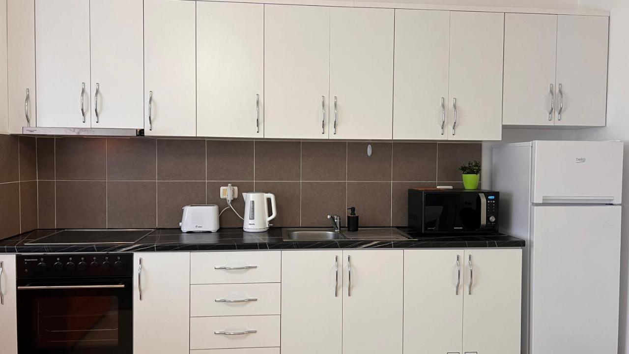 Danny Apartment Дуррес Екстер'єр фото