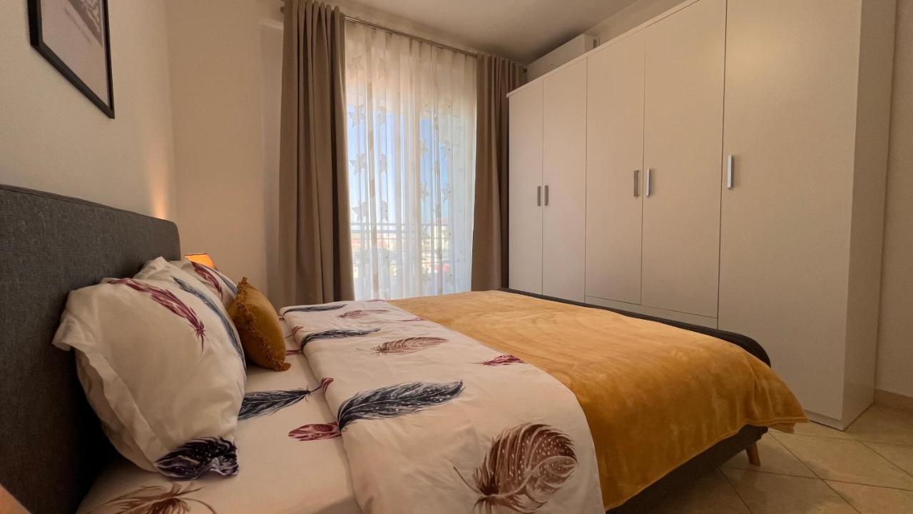 Danny Apartment Дуррес Екстер'єр фото