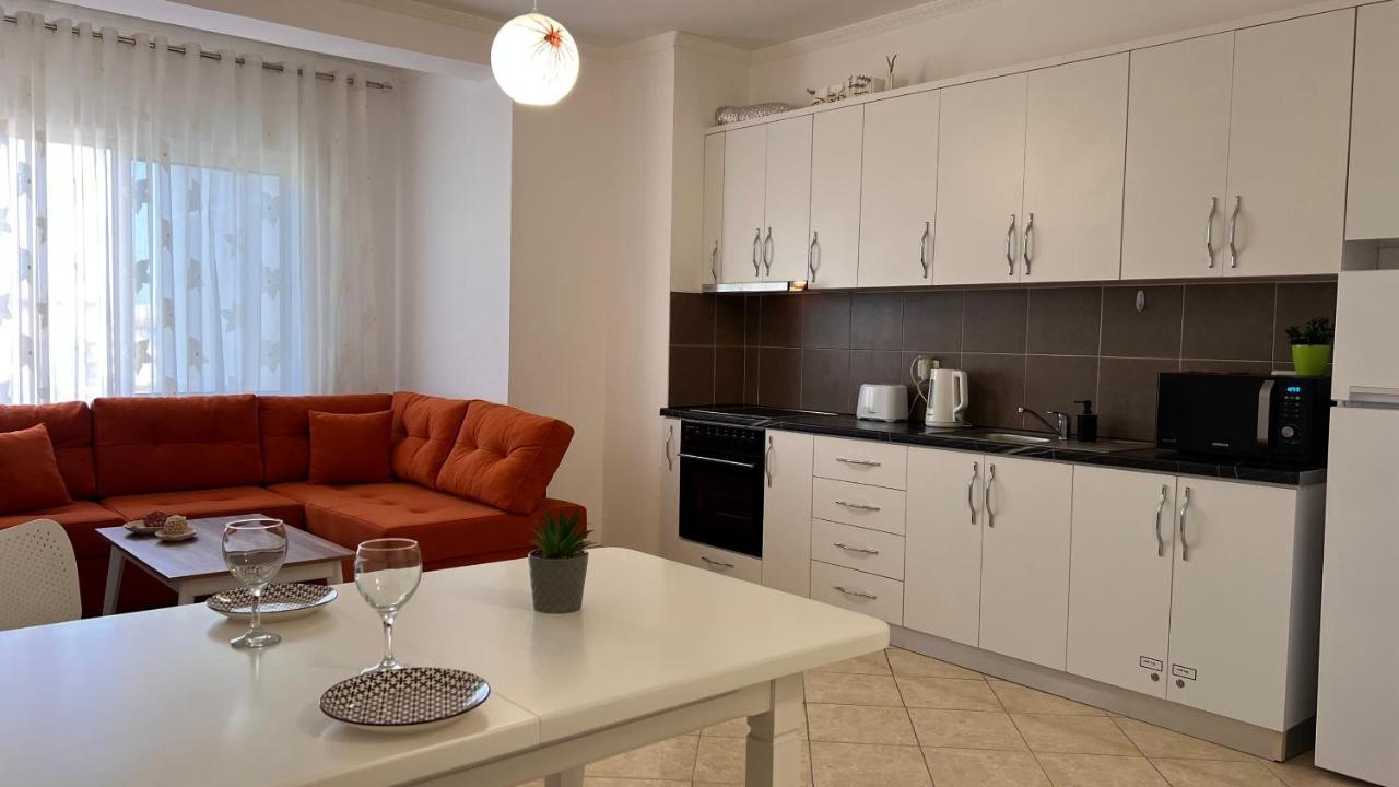 Danny Apartment Дуррес Екстер'єр фото
