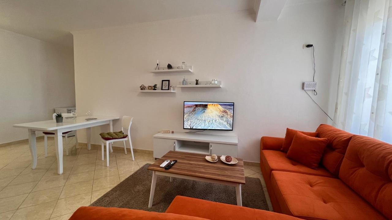 Danny Apartment Дуррес Екстер'єр фото