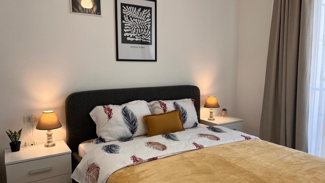 Danny Apartment Дуррес Екстер'єр фото